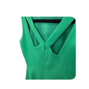 Vince Camuto Emerald Dress with Lovely Back Detail. Size 2.